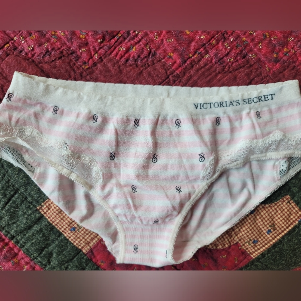 NWT Victoria's Secret hiphugger large